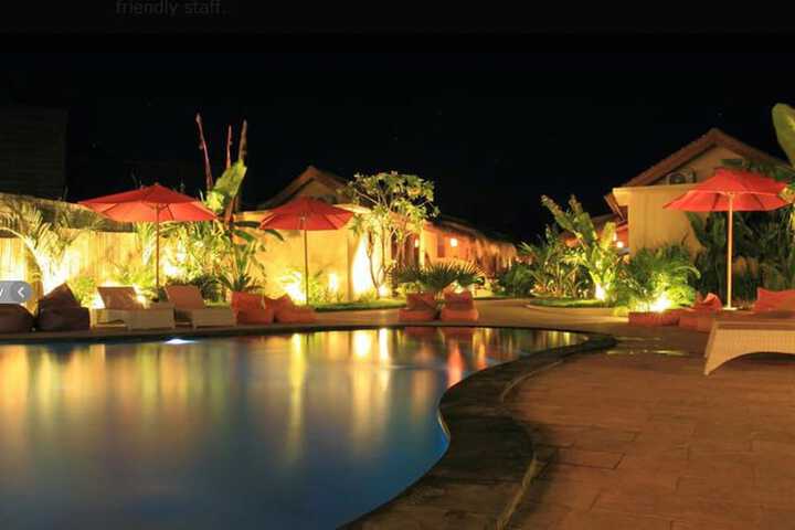 Hotel with Pool