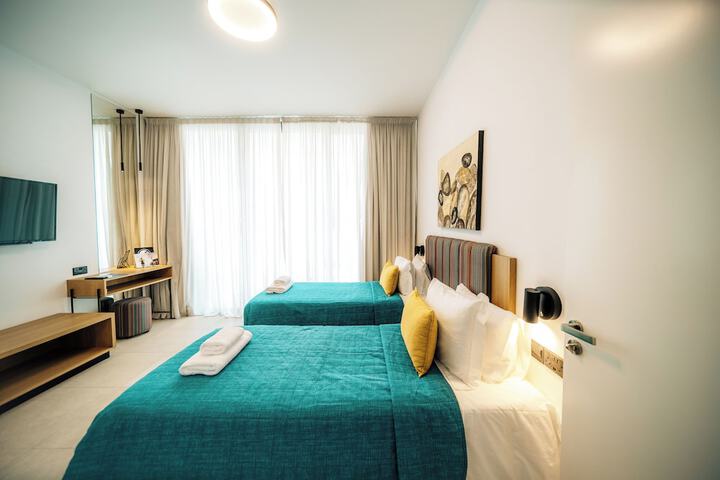 Room 11 of 52