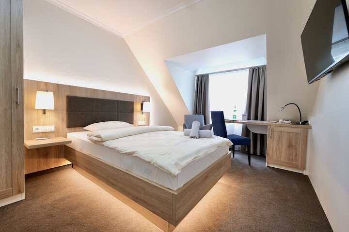 Room 13 of 50