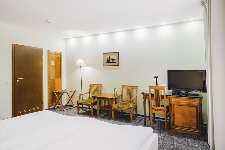 Room 11 of 65