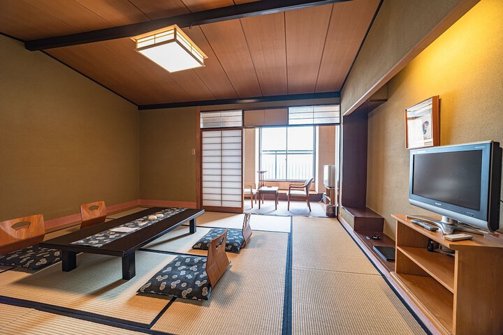 Room 12 of 80