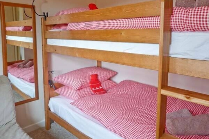 Room 2 of 7