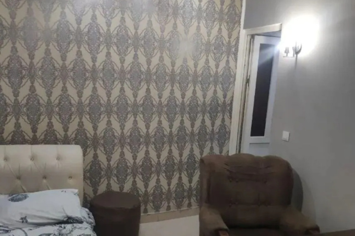 Room 4 of 10
