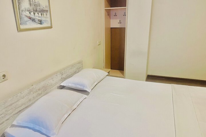 Room 11 of 146