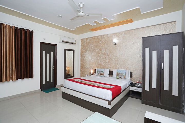 Image of OYO 11005 Hotel Shanti Palace