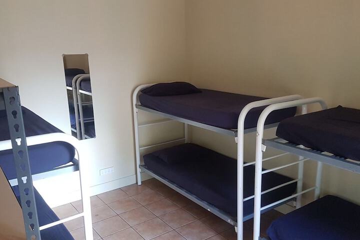 Room 8 of 38