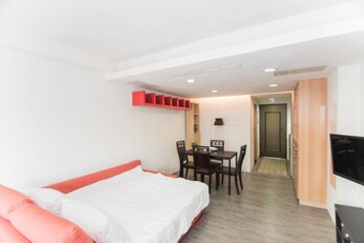 Room 10 of 23