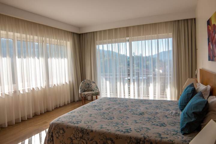 Room 3 of 79