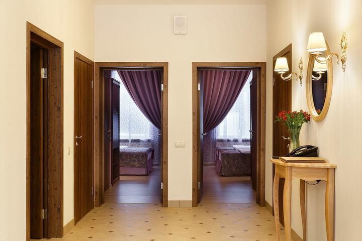 Room 18 of 90