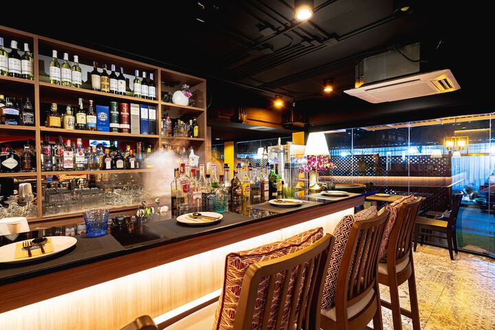 Lounge 51 of 58