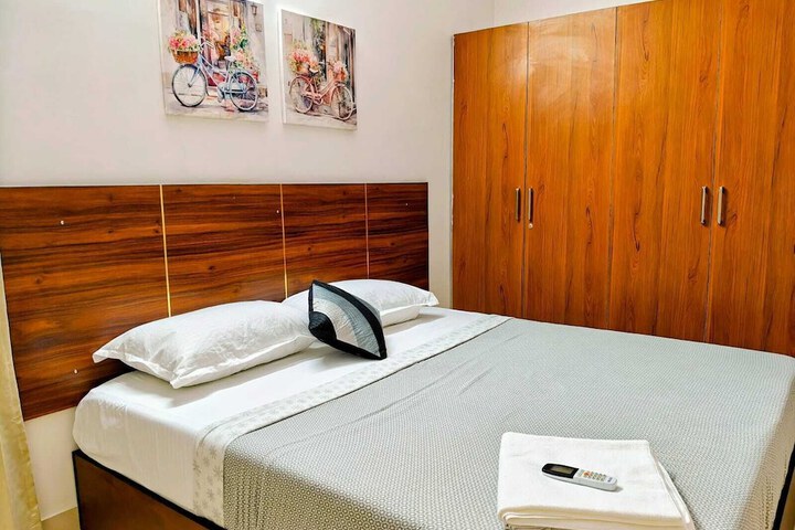 Room 2 of 27