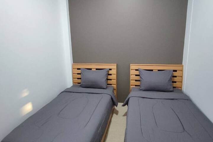 Room 5 of 40