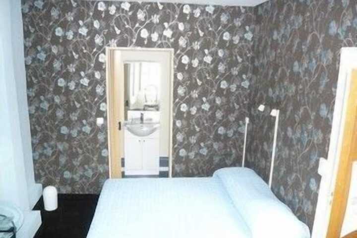 Room 10 of 21