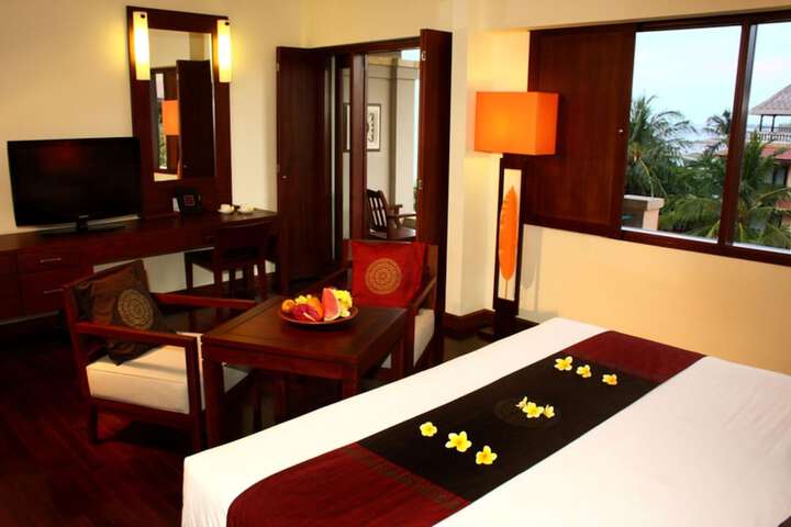 Room 27 of 108