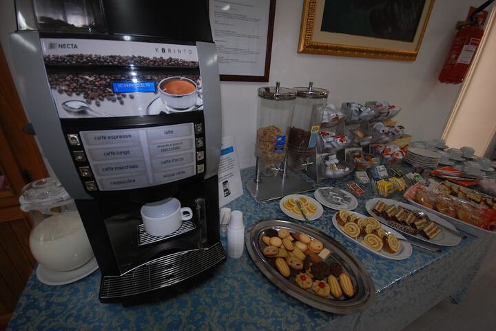 Breakfast/Coffee Service 27 of 51