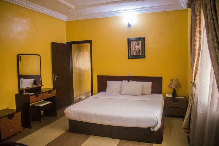 Room 29 of 68