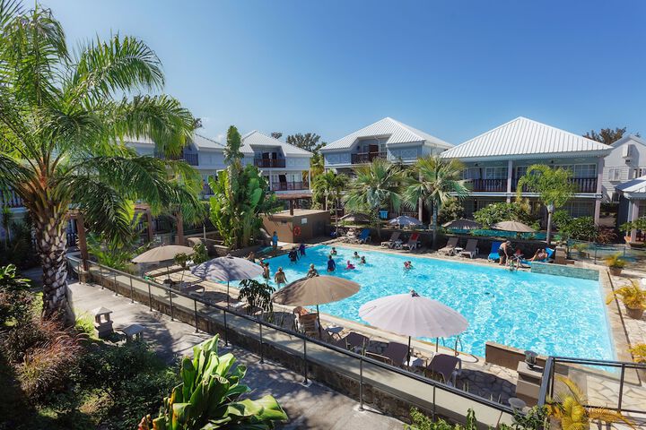 Hotel Pool