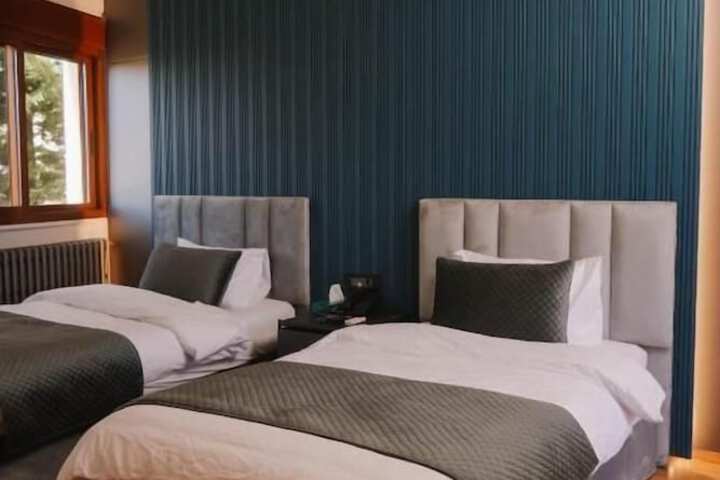 Room 2 of 25