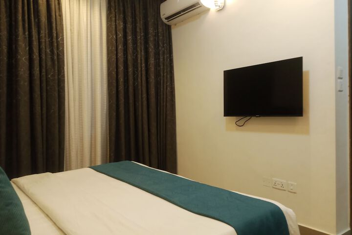 Room 14 of 26