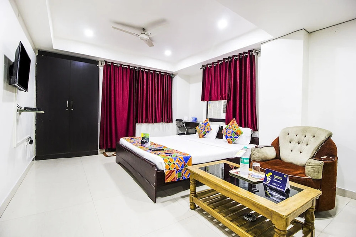 Room 6 of 24