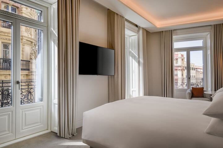 Room 26 of 137