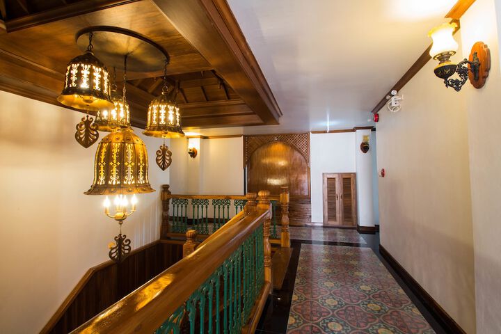 Ballroom/Hall 63 of 73
