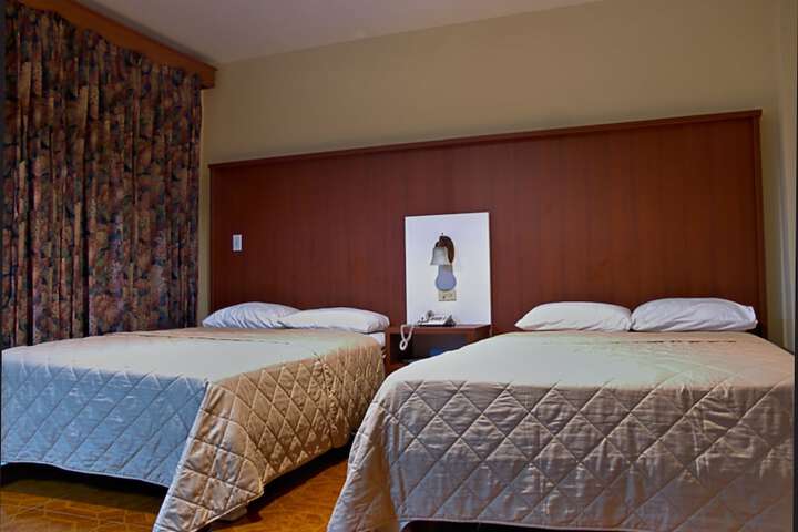 Room 7 of 42