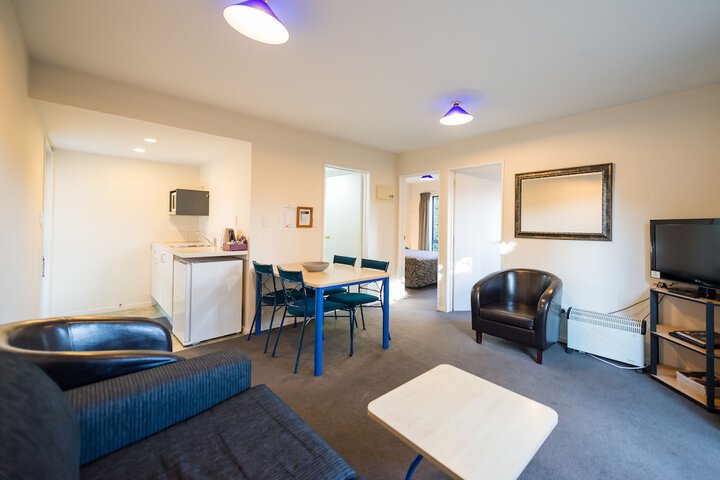 Room 15 of 36