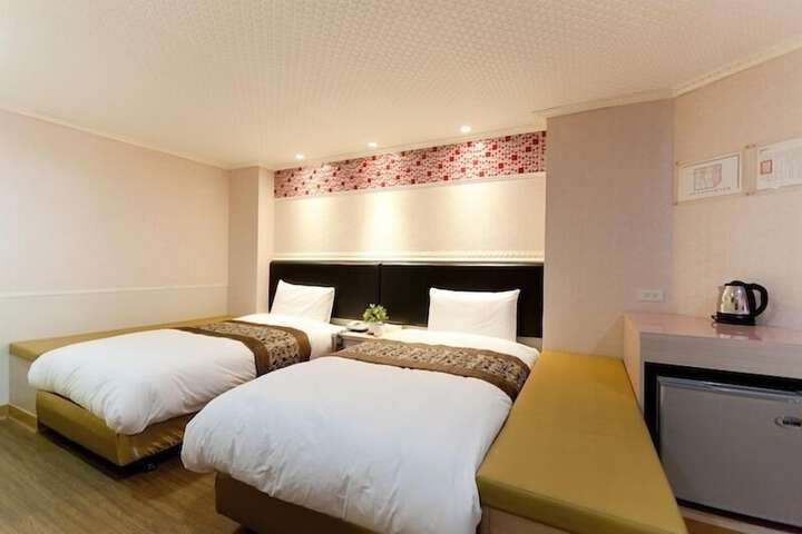 Room 14 of 48