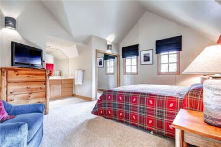 Room 39 of 48