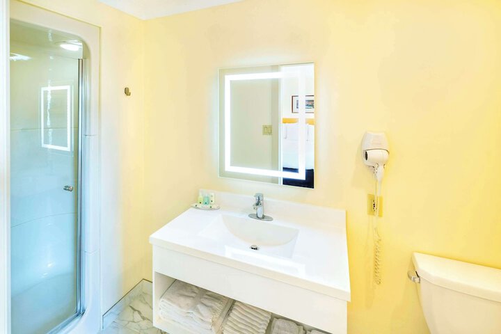 Room 10 of 54