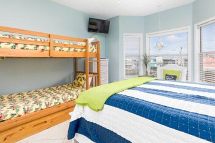 Room 42 of 44