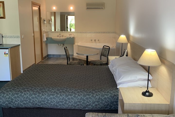 Room 6 of 29