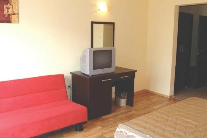 Room 7 of 19