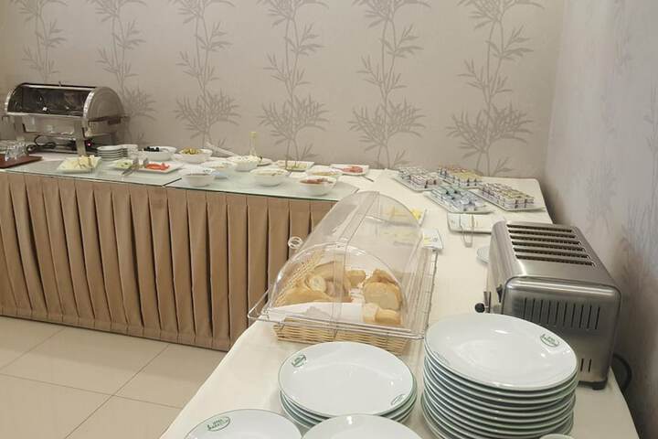 Dining 40 of 72