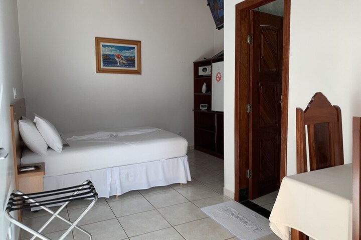 Room 6 of 42