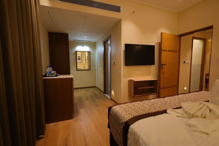 Room 12 of 15