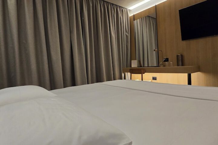 Room 10 of 91