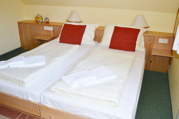 Room 3 of 15
