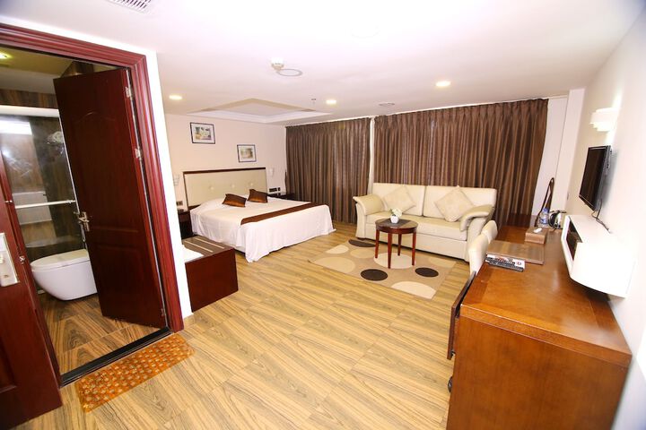 Room 11 of 82