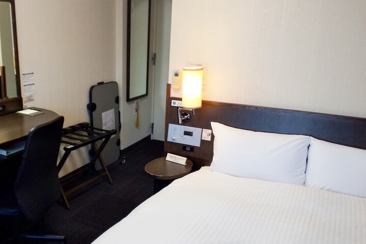 Room 6 of 22