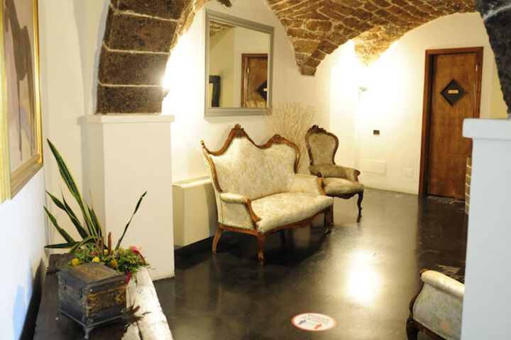 Room 12 of 52