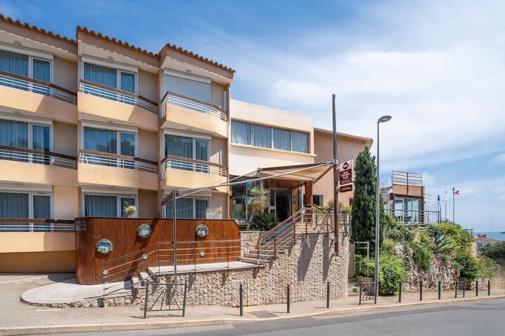 Hotel 90 of 93