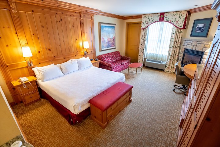 Premier King Bed (4 of 9)
