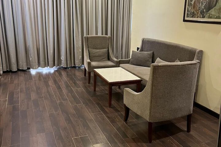 Room 34 of 103