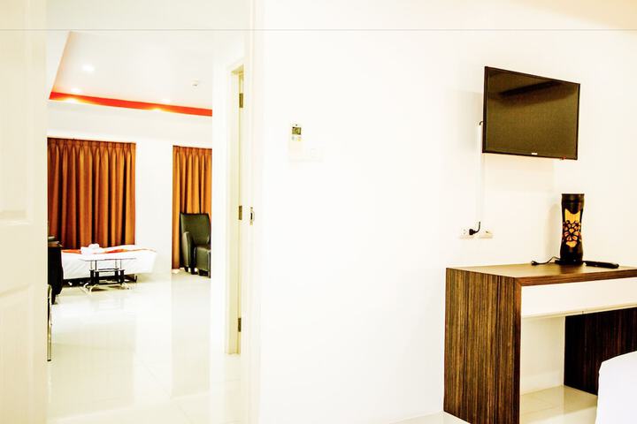 Room 5 of 42