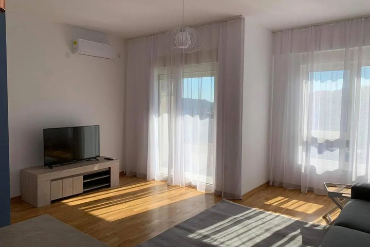Room 4 of 14