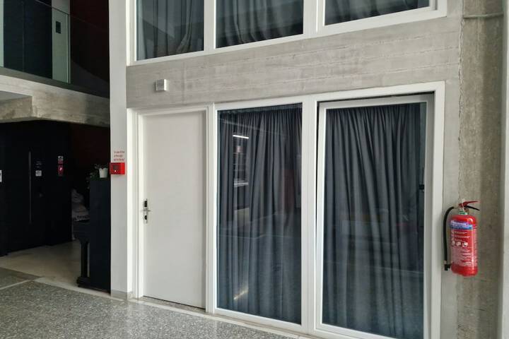 Room 5 of 86