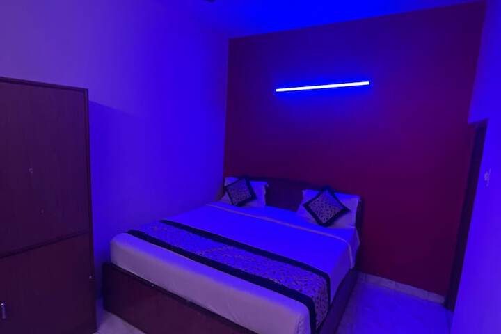 Room 12 of 19