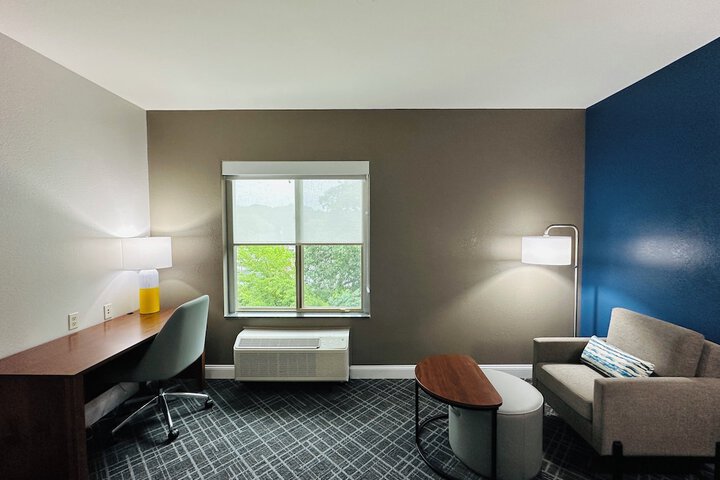 Room 18 of 38